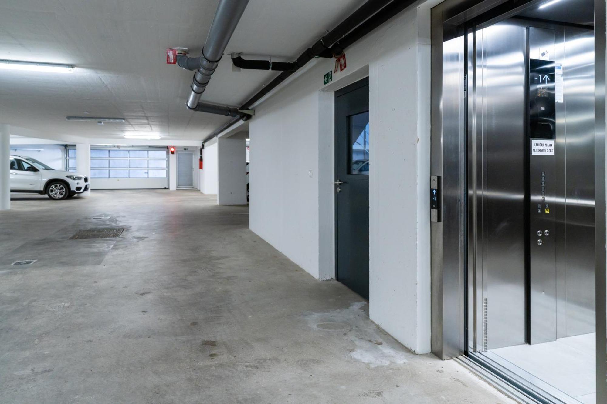 Tres Fenestras Zadar - Private Parking Apartment Exterior foto